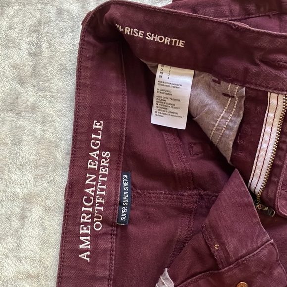 American Eagle Outfitters Size 2 Women’s Hi-Rise Shortie (Super Super Stretch) - Picture 3 of 3